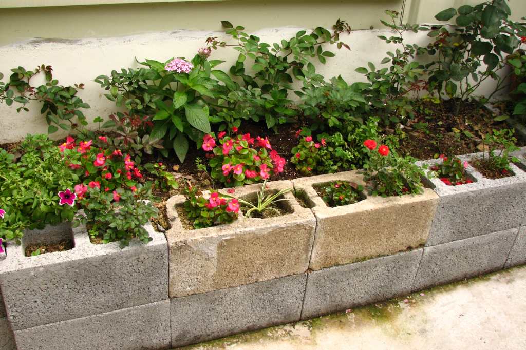 Hochbeet selber bauen aus Steinen